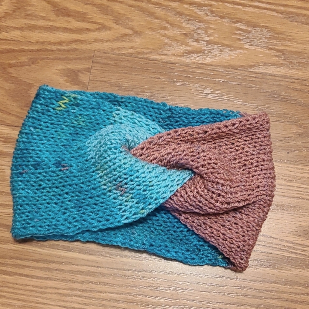 Ladies fun double knit earwarmers❄️